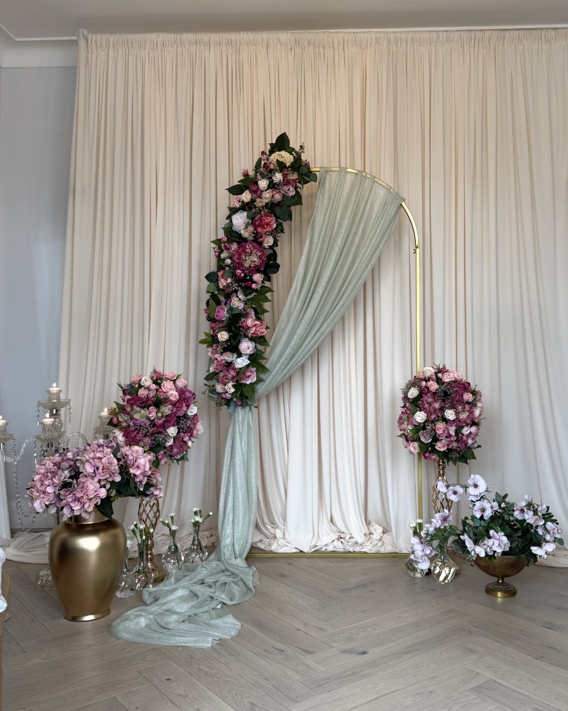 Mint theme backdrop 1